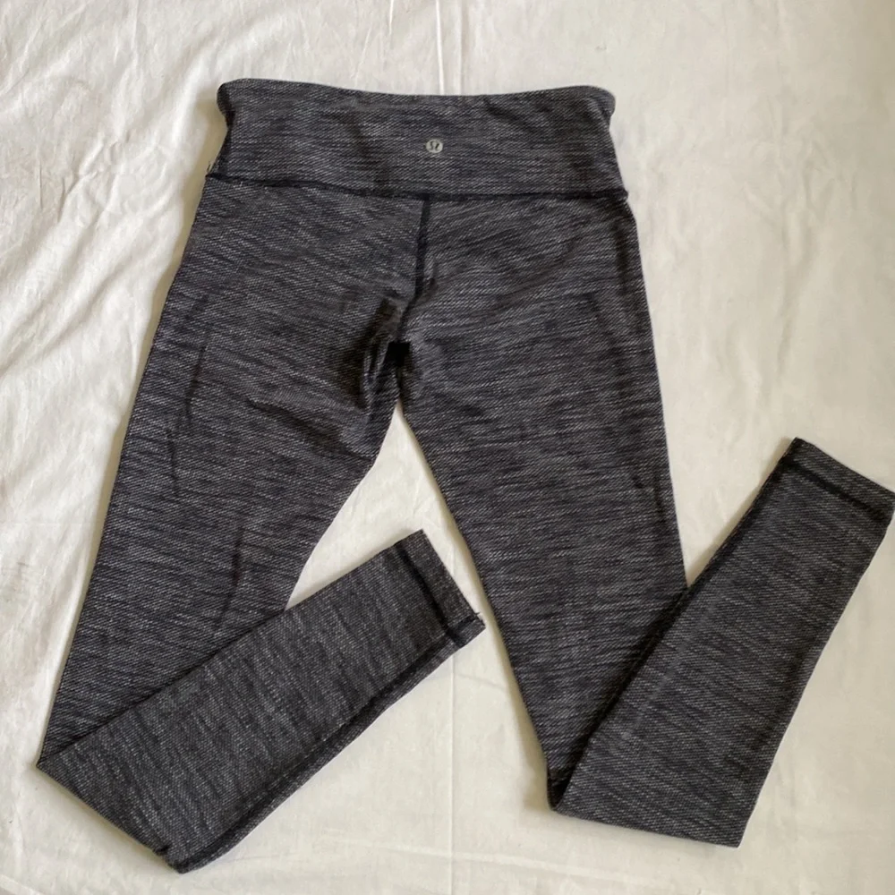 Lululemon Wunder Under Heather Gray leggings, Size 4